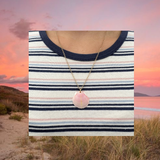 Dainty Gold Seashell Necklace